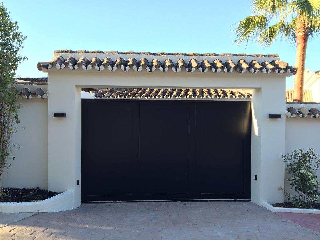 Puertas correderas metalicas en Malaga