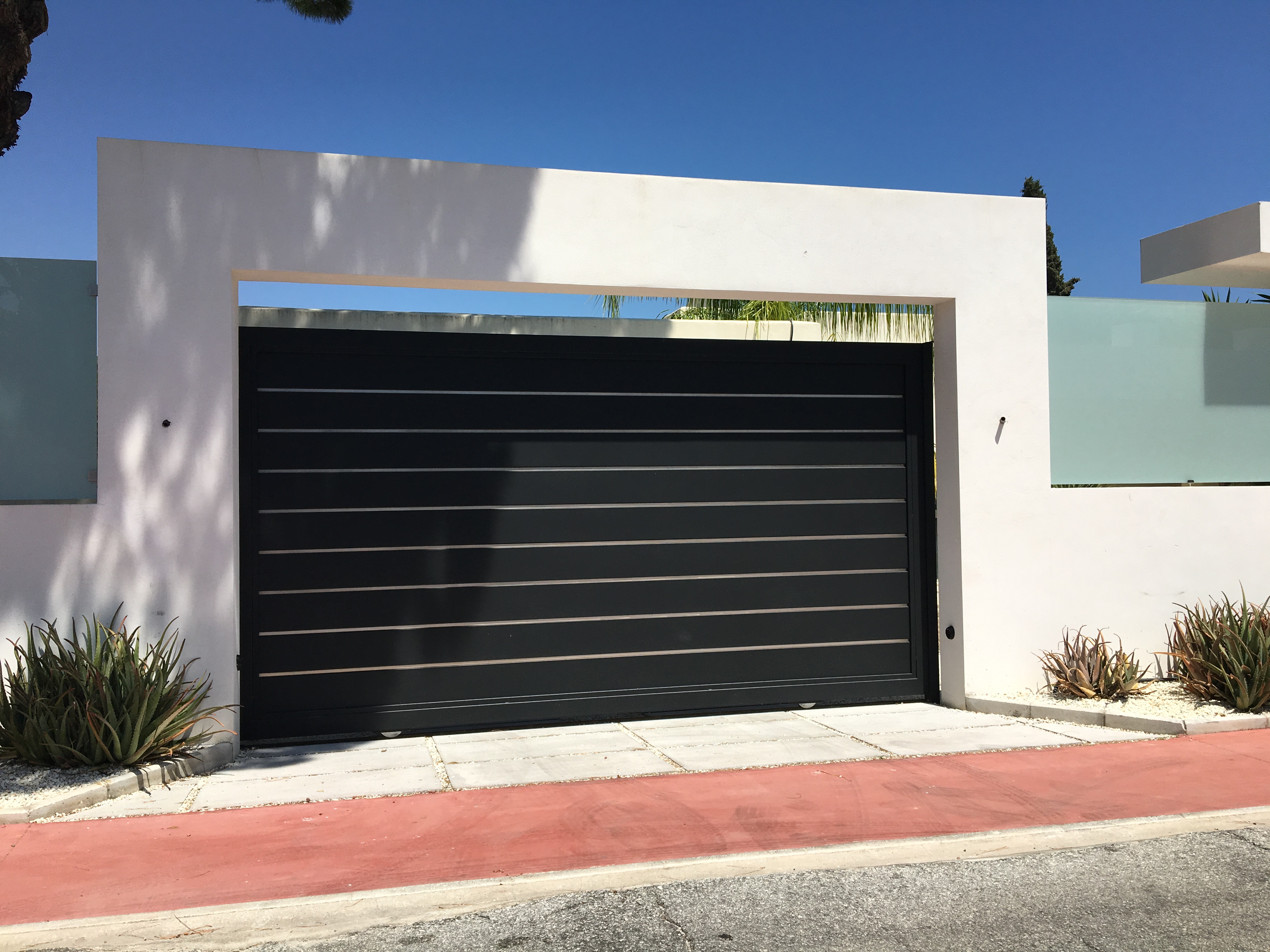 Puertas continuas metalicas