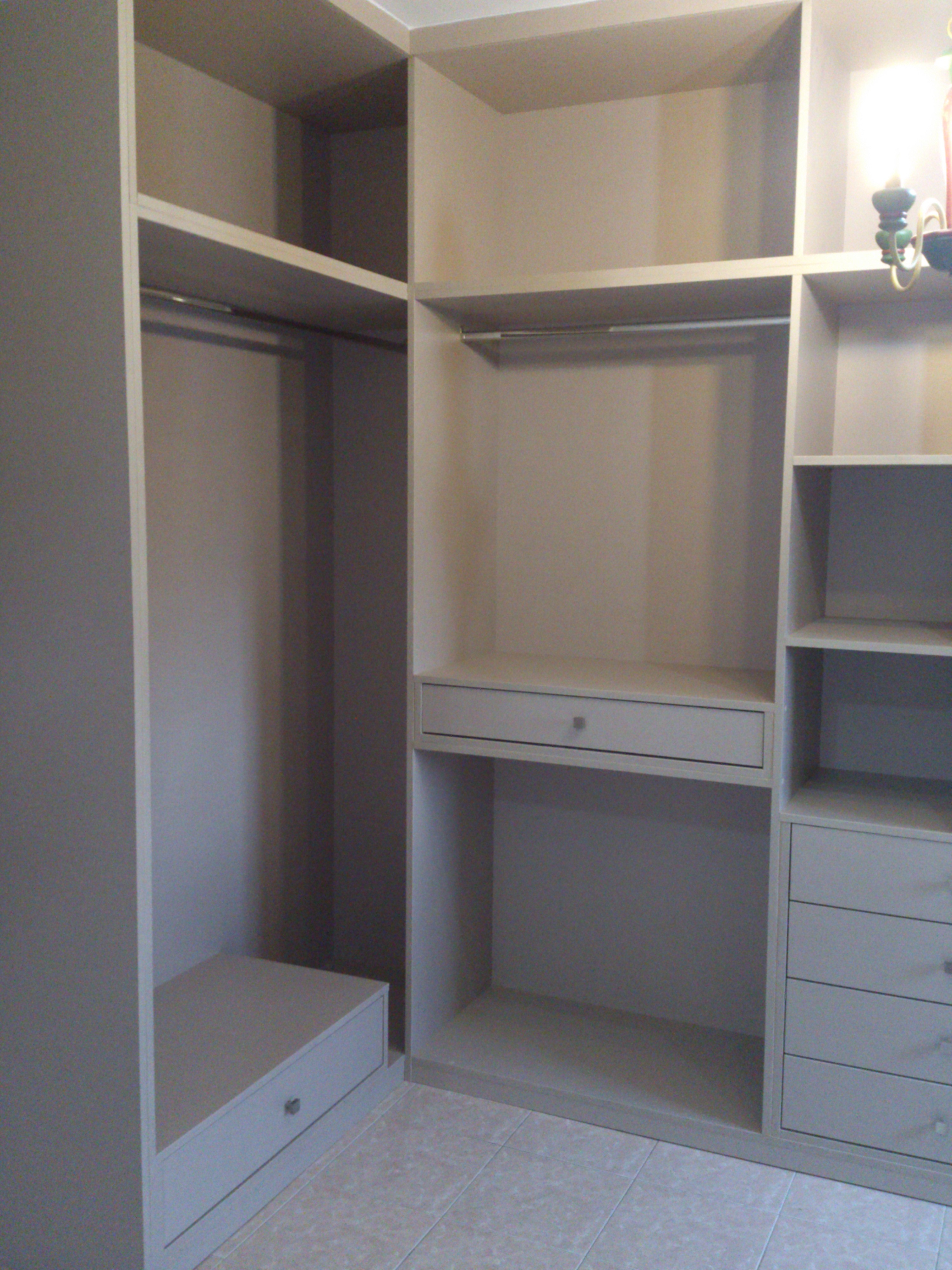 Vestidor de madera en Marbella