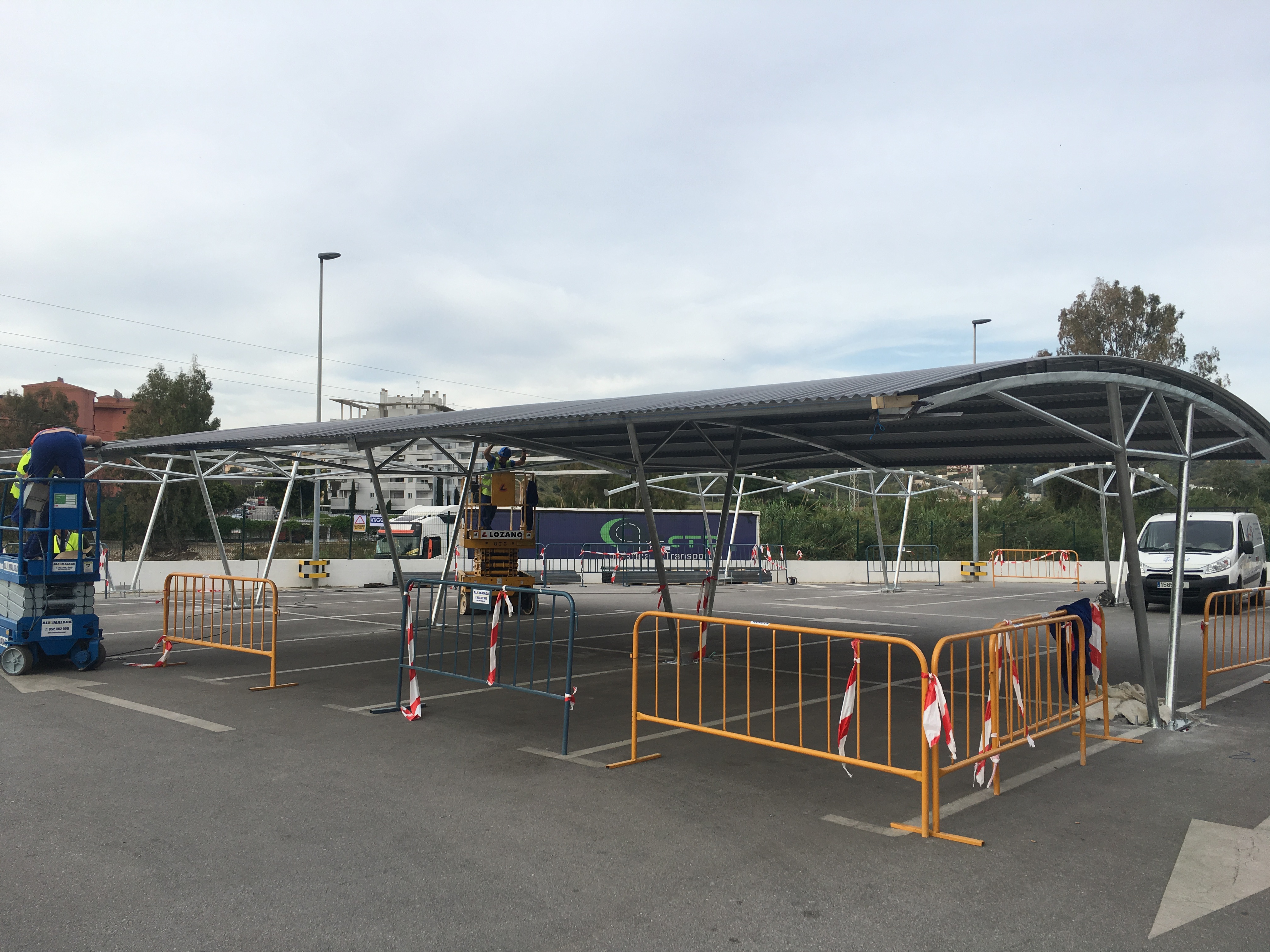 Aparcamientos metalicos en puerto banus