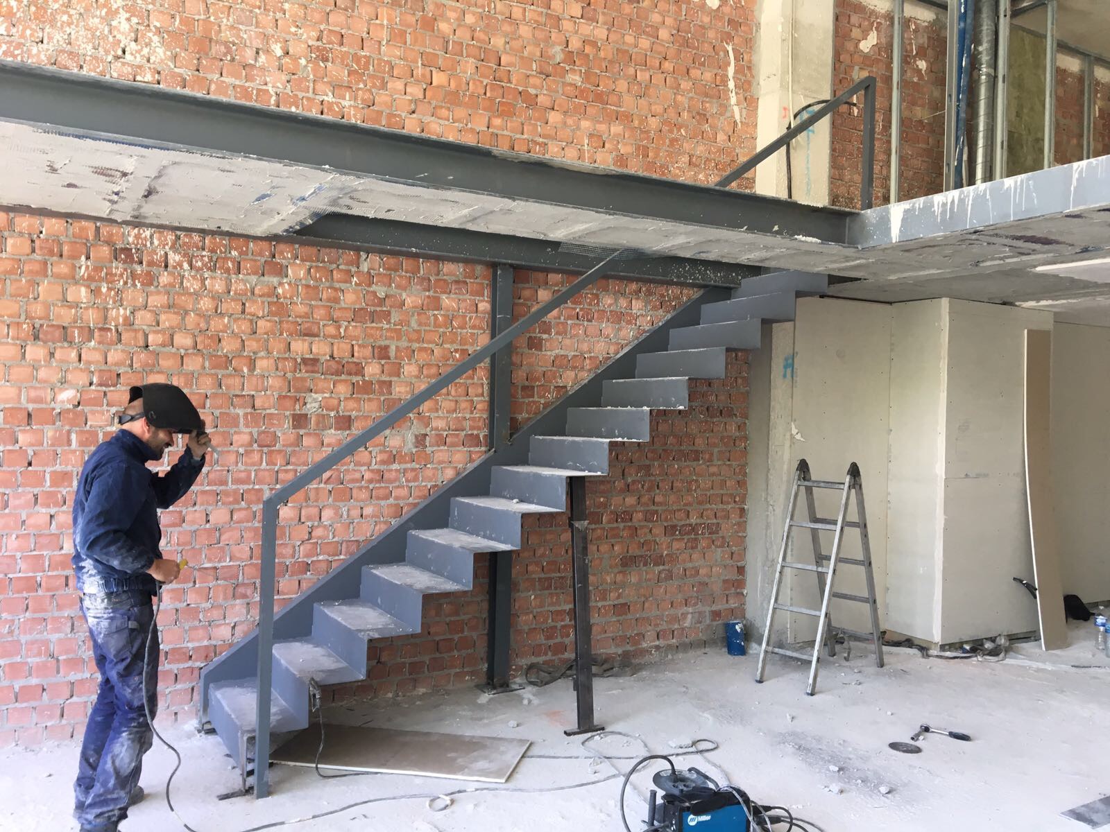 Escaleras con formas en marbella