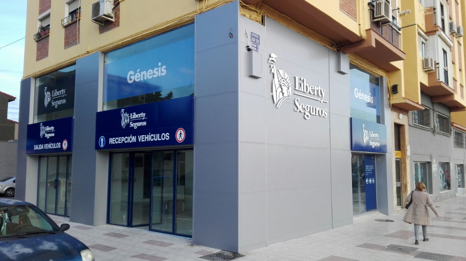 Fachada panel sandwich