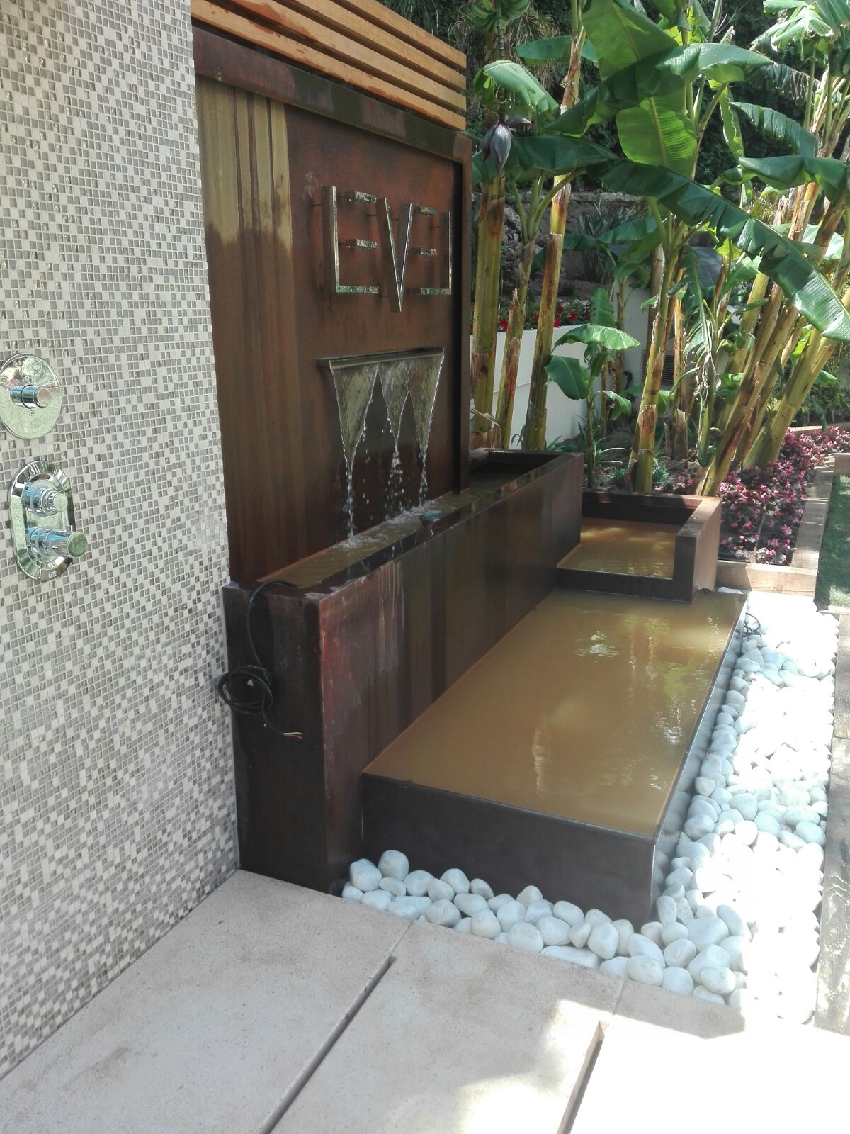 Fuente Corten e Inoxidable