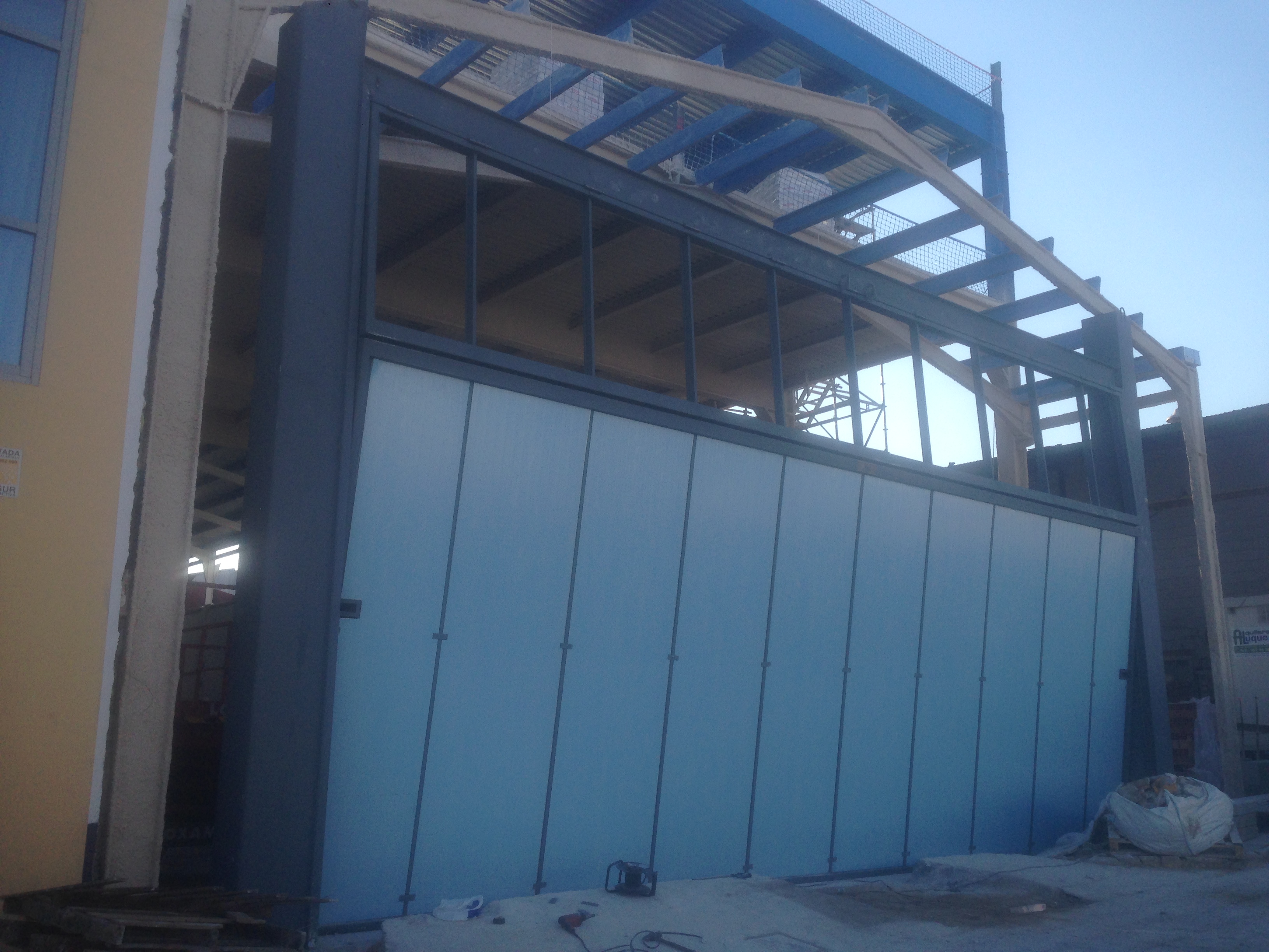 Fabricacion e instalacion de puertas especiales