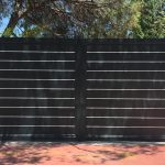 Puertas abatibles con inox.