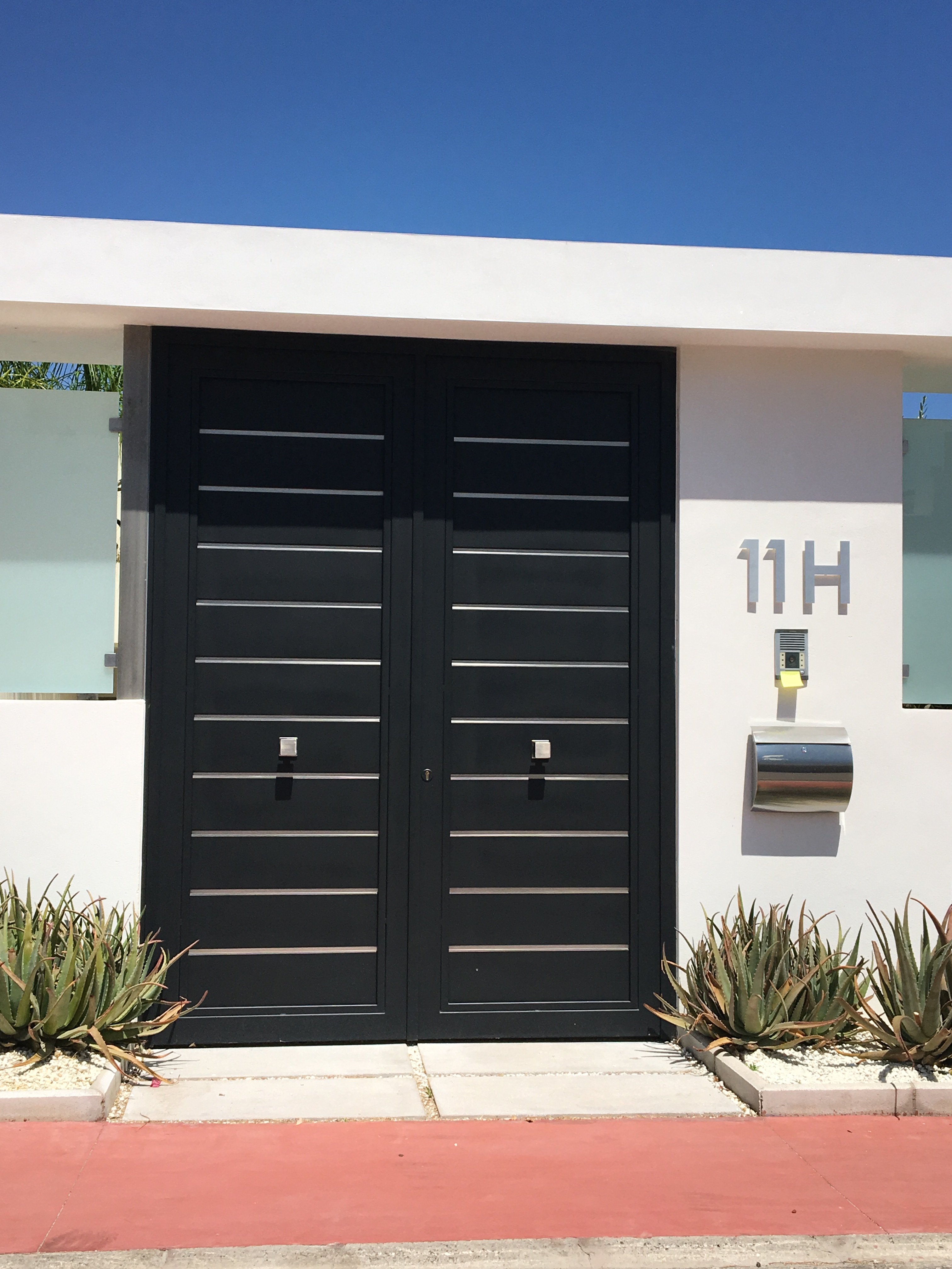 Puertas acceso metalica