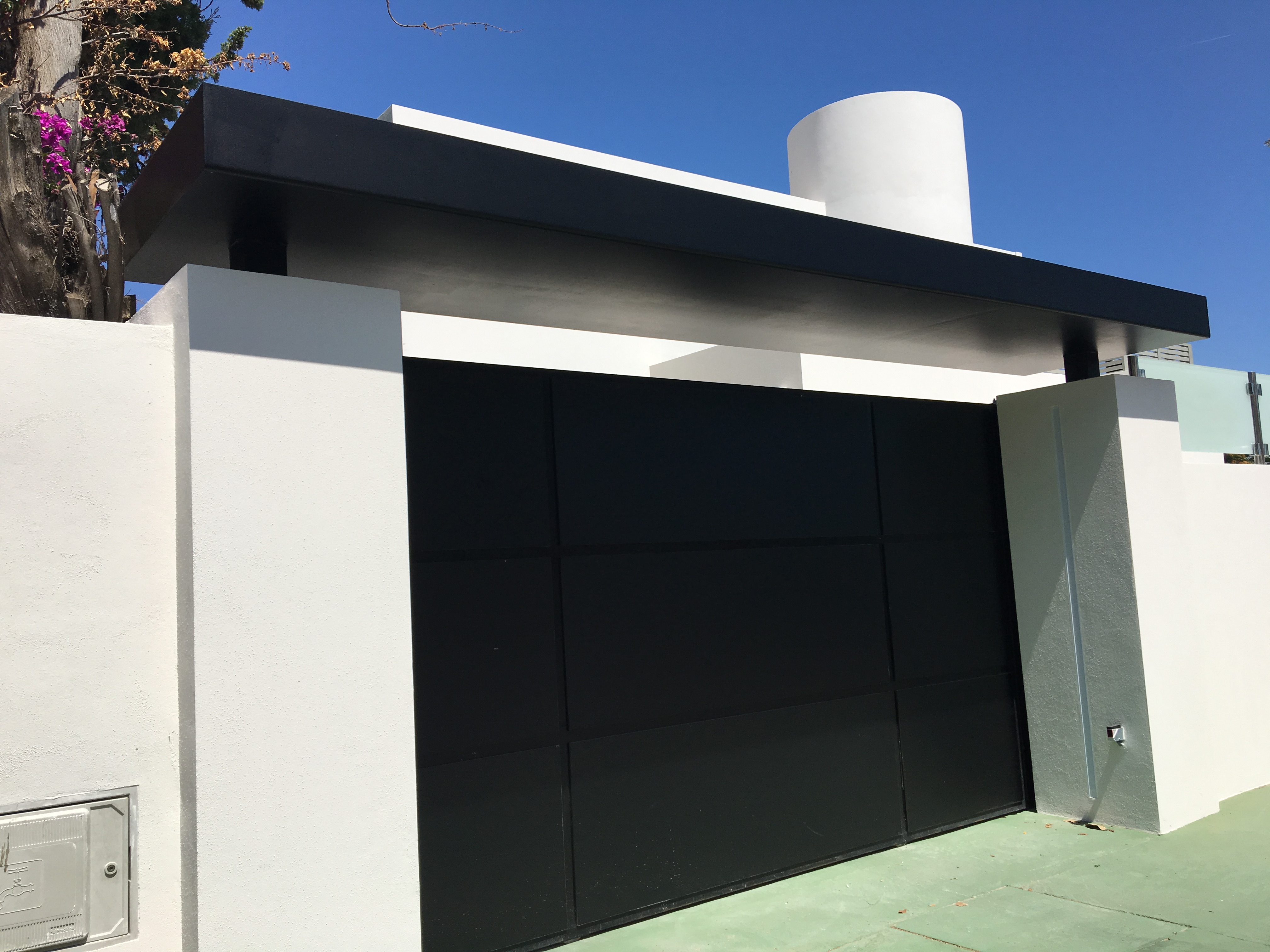 Puertas con bandejas metalicas