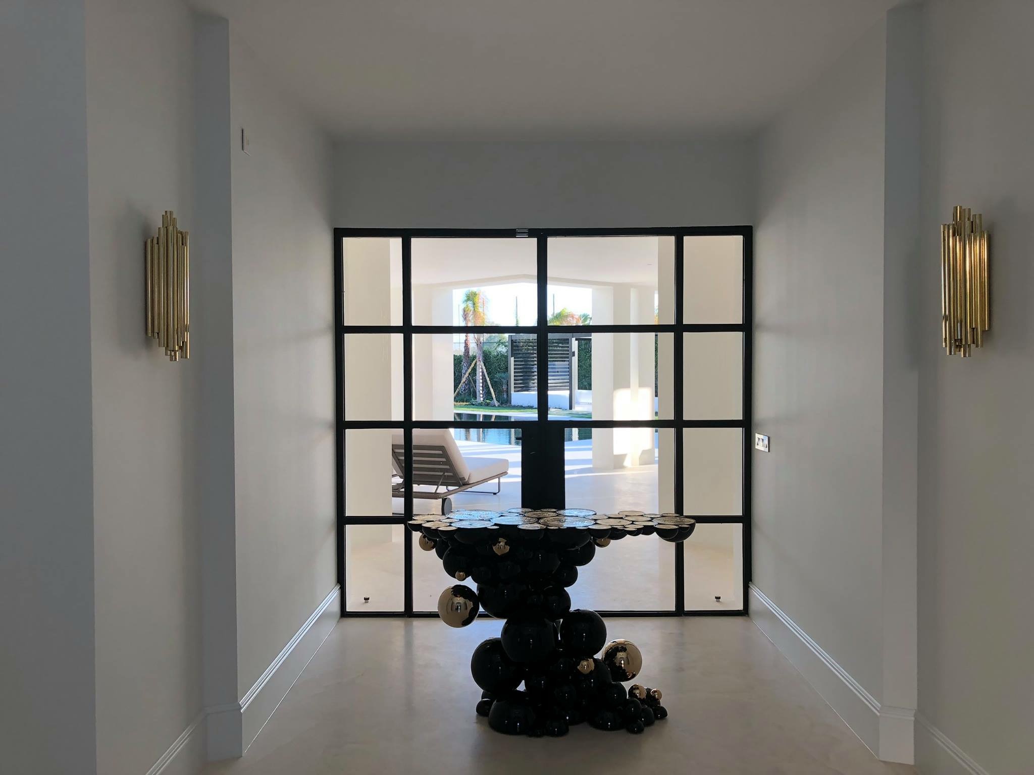 diseño en metal para villas