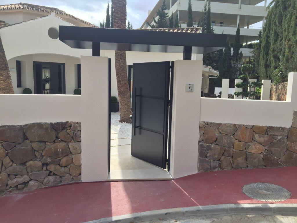 Puertas peatonales en Malaga